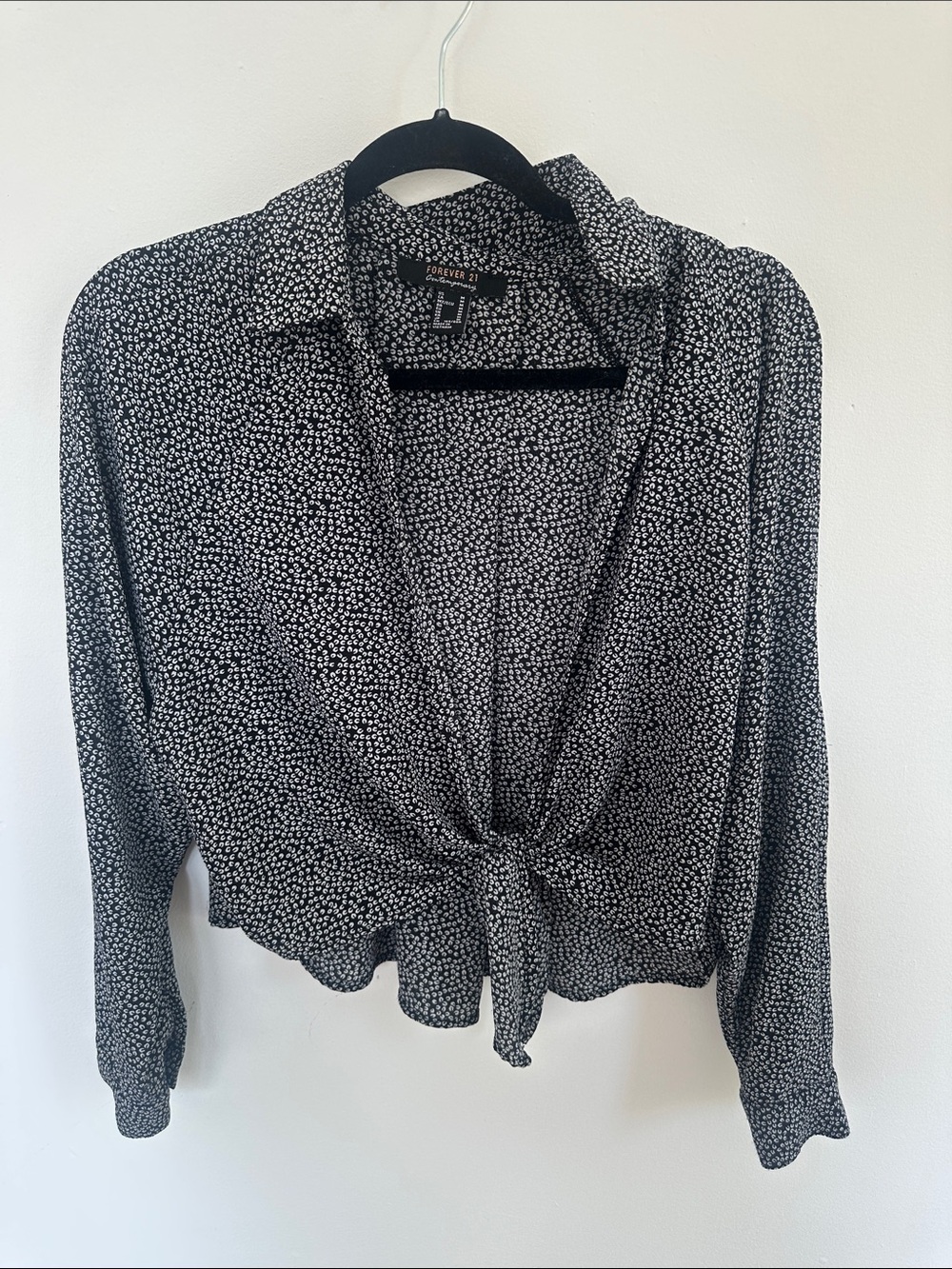 Forever 21 Black and White Printed Tie-Front Blouse